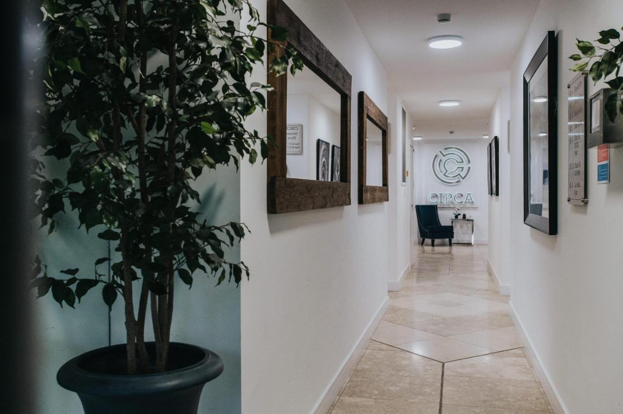 Circa17- Entire Apt, Free Parking, Gym, City Central & Free Netflix Bracknell Exterior photo